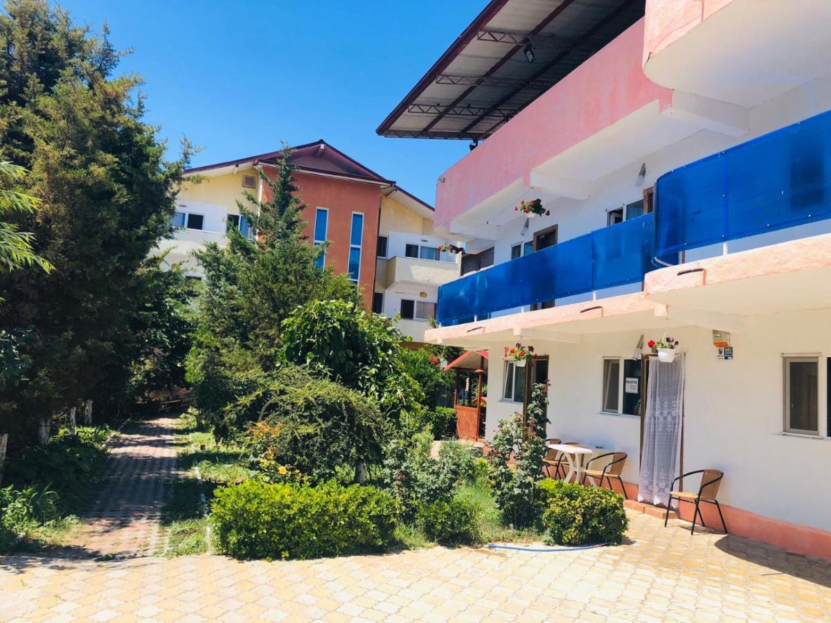 ホテル Casa Paloma コスティネシュティ エクステリア 写真
