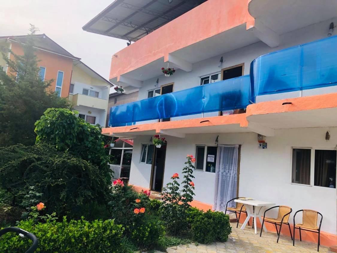 ホテル Casa Paloma コスティネシュティ エクステリア 写真